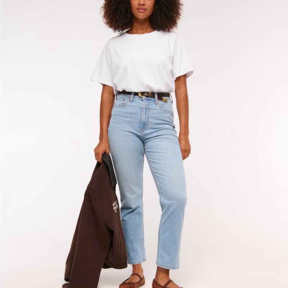 Abercrombie & Fitch Curve Love Ultra High Rise Ankle Staight Jeans - Light Wash